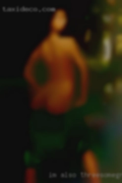 I'm also sluts in Visalia, CA threesome/group friendly!