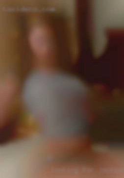 Looking for single women in Jackson, MS or couples.